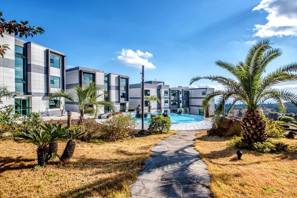 Donnaekohill Resort Seogwipo-stad Buitenkant foto